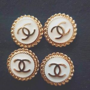 VINTAGE CHANEL BUTTONS  LOGO CC gold whit